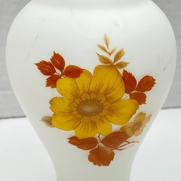 White Satin Glass Flower Trumpet Vase Fall Autumn Colors *read* - Picture 3 of 5